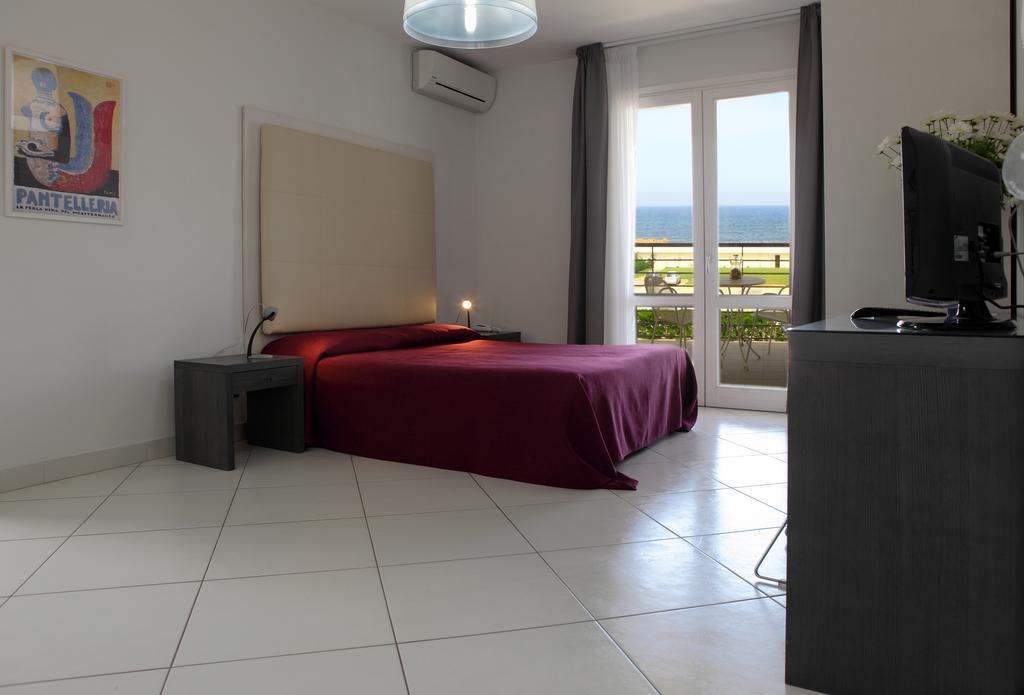 Brezza Di Grecale Aparthotel Trapani Exterior foto